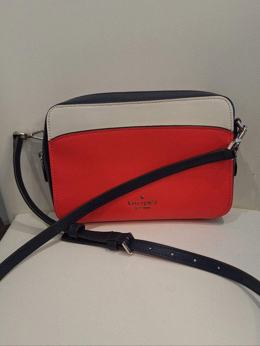 Kate Spade Red & Navy Leather Cam Bag/ Crossbody EUC - Picture 7 of 7